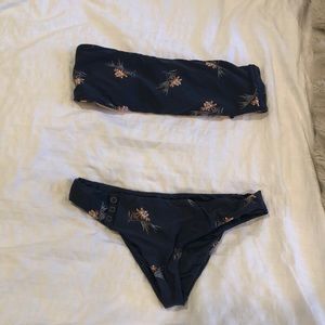 Adorable O’Neil reversible strapless bikini!💜